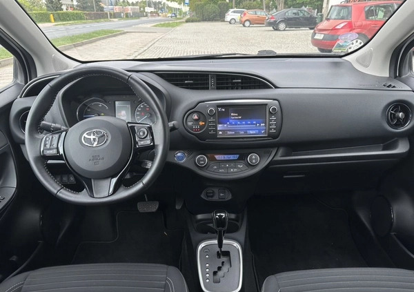 Toyota Yaris cena 55800 przebieg: 36123, rok produkcji 2018 z Krotoszyn małe 106